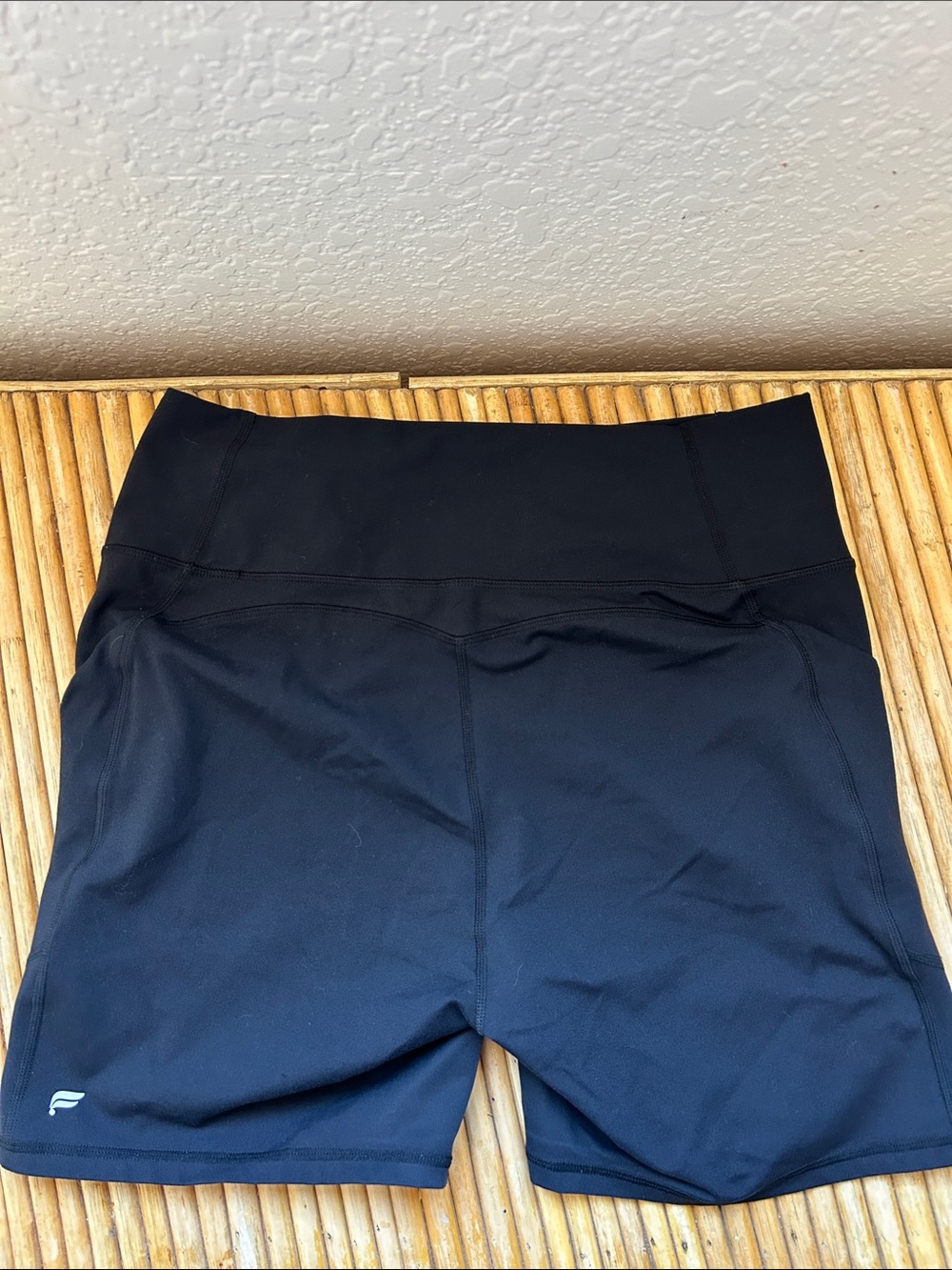 Fabletics Black Oasis High-Rise 6” Athletic Shorts with Side Pockets - Picture 3 of 6